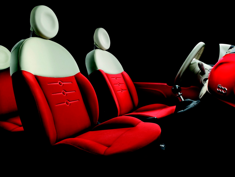 Illustration for article titled Fiat 500 Rolls Out in Europe, Bristling with Tech Goodness